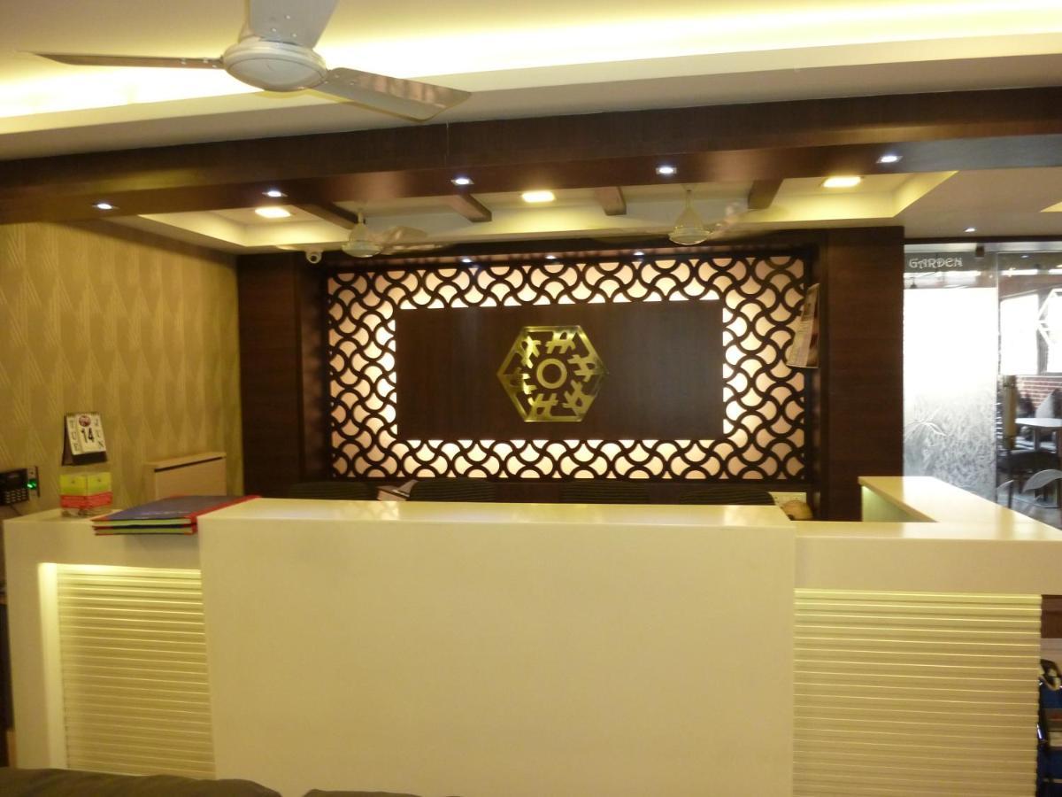 Hotel Orient Palace Mumbai Exterior foto